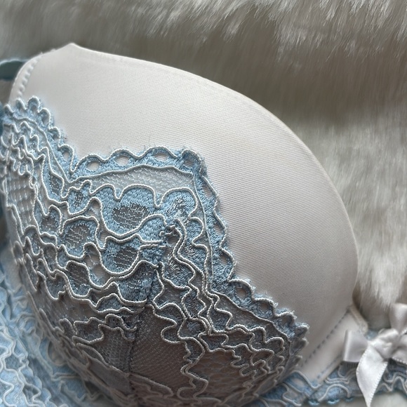 VS light blue and white lace dream angels push up bra 32C - Picture 14 of 15